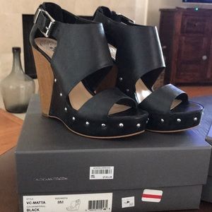 Black wedge Vince Camuto size 8